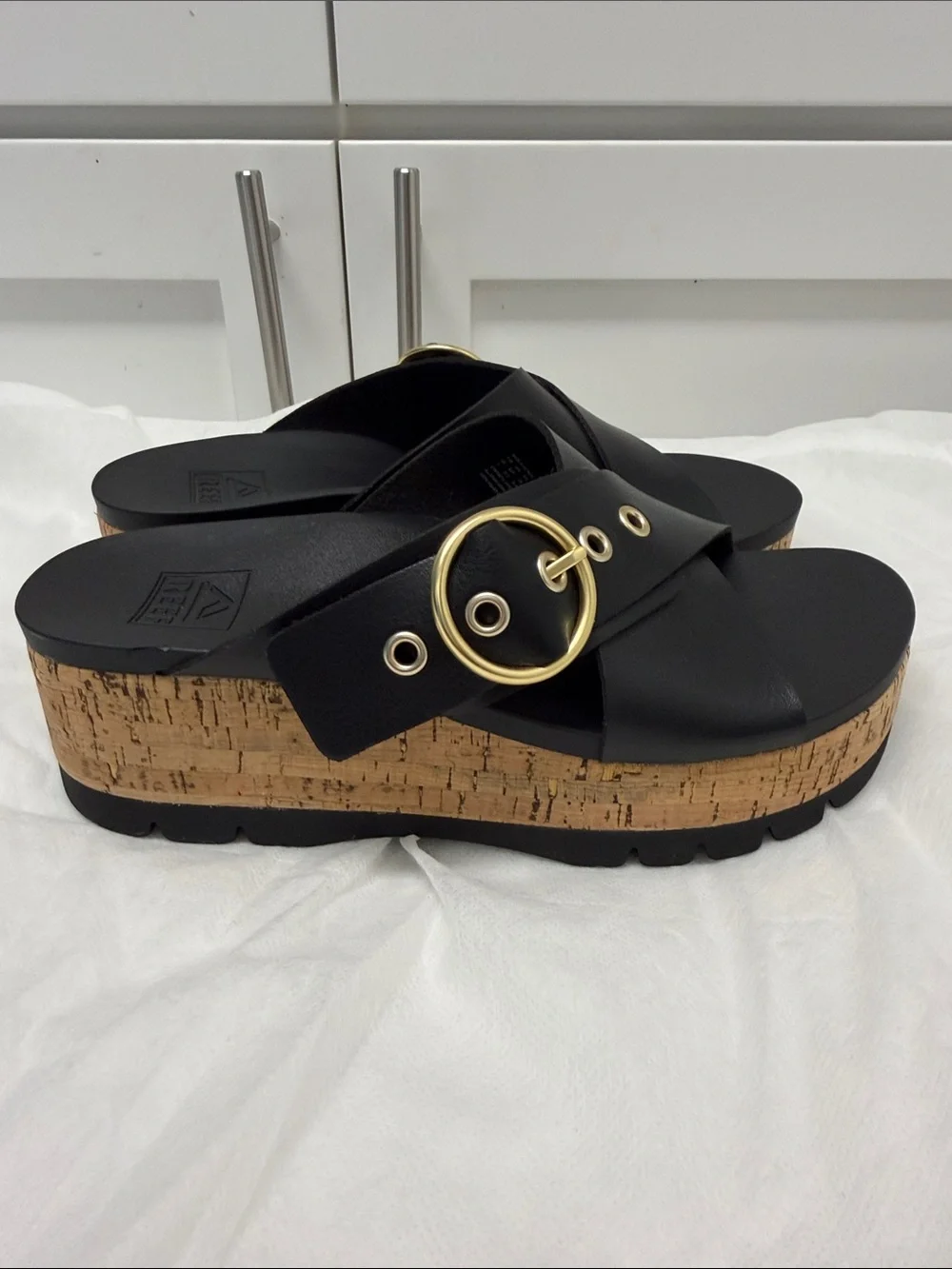 Reef Vista higher Gia Black Cork Platform Slide with Gold Buckle NWOT